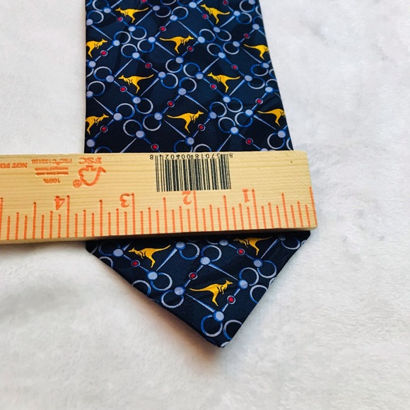 Address Australia A. Royale & Co Tie Navy Kangaroo Print 100% Silk Seta - Picture 7 of 9